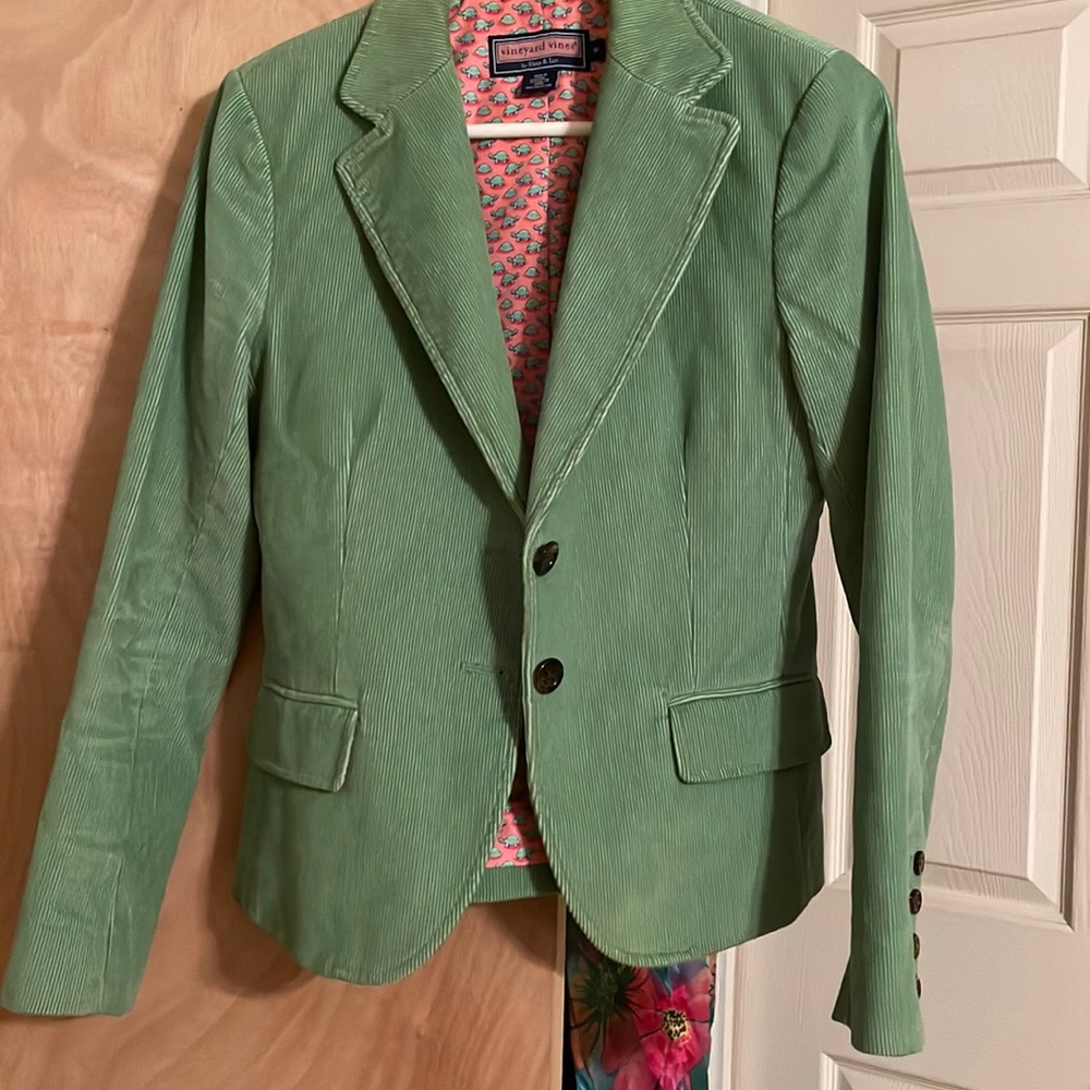 Vineyard vines